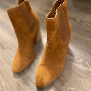 Steve Madden camel booties 7 1/2